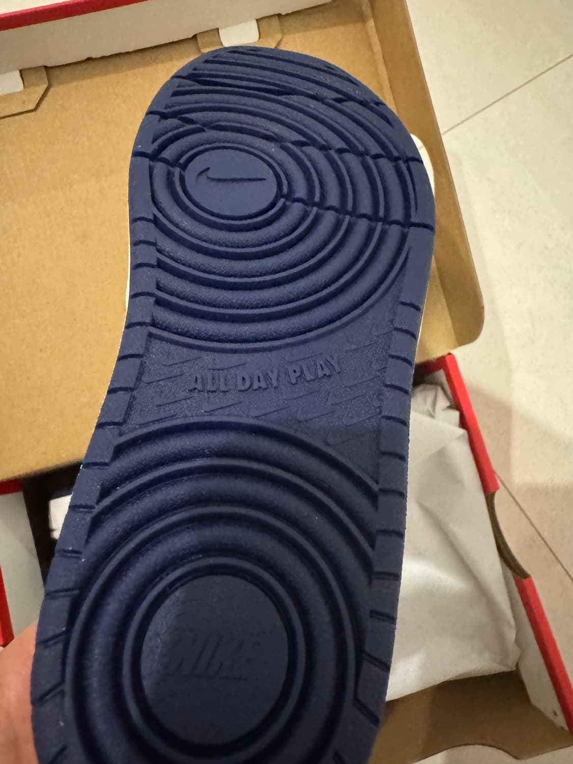 나이키 키즈 운동화 (코트버로우) 상품이미지2