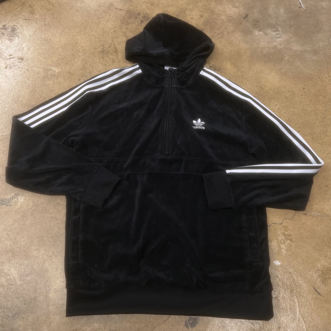 아디다스 블랙 벨벳 반집업 상품이미지2