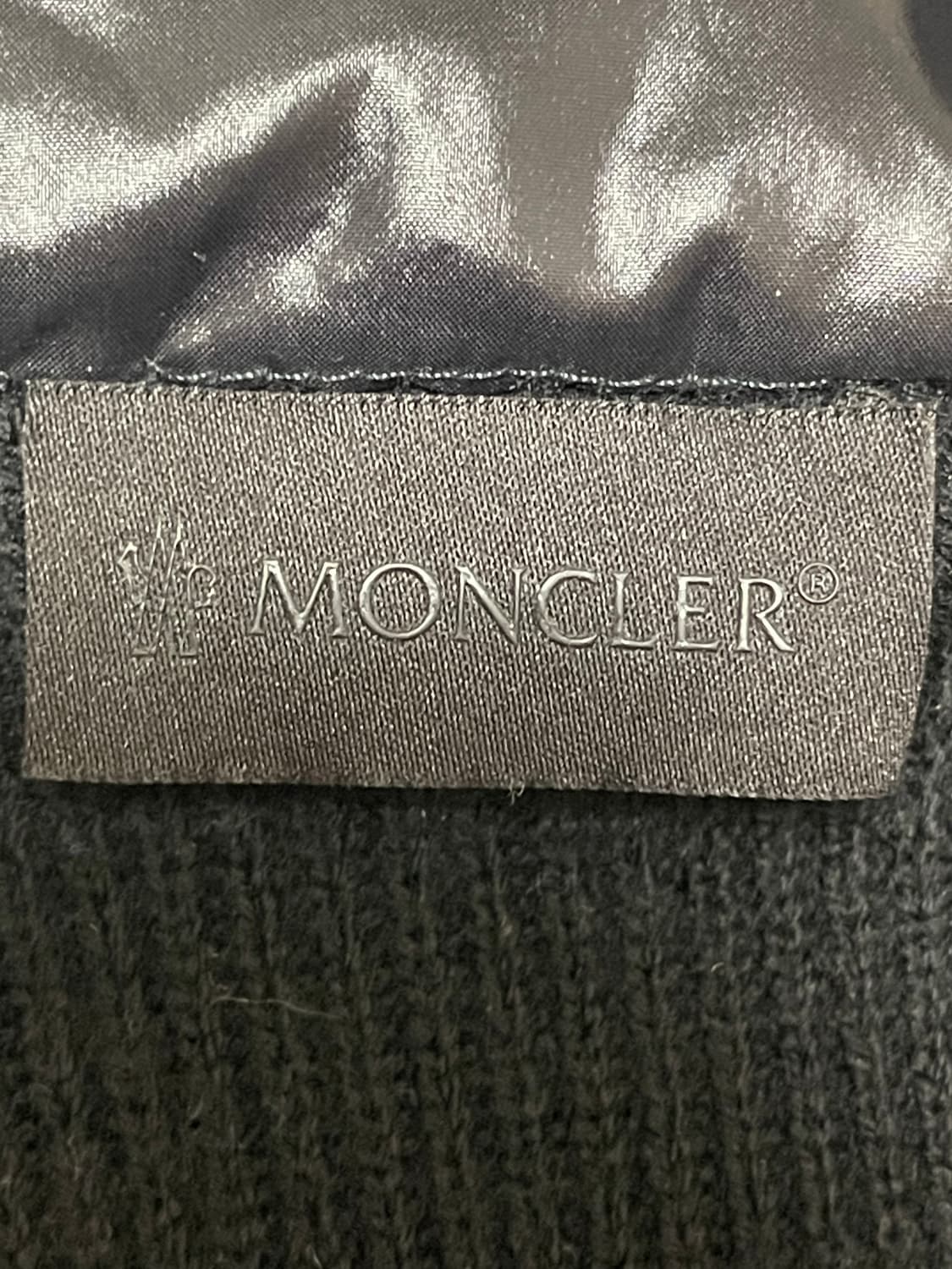 [ S / 새상품급 ] 몽클레어 후드 니트패딩 몽클라 니트패딩 블랙  상품이미지3