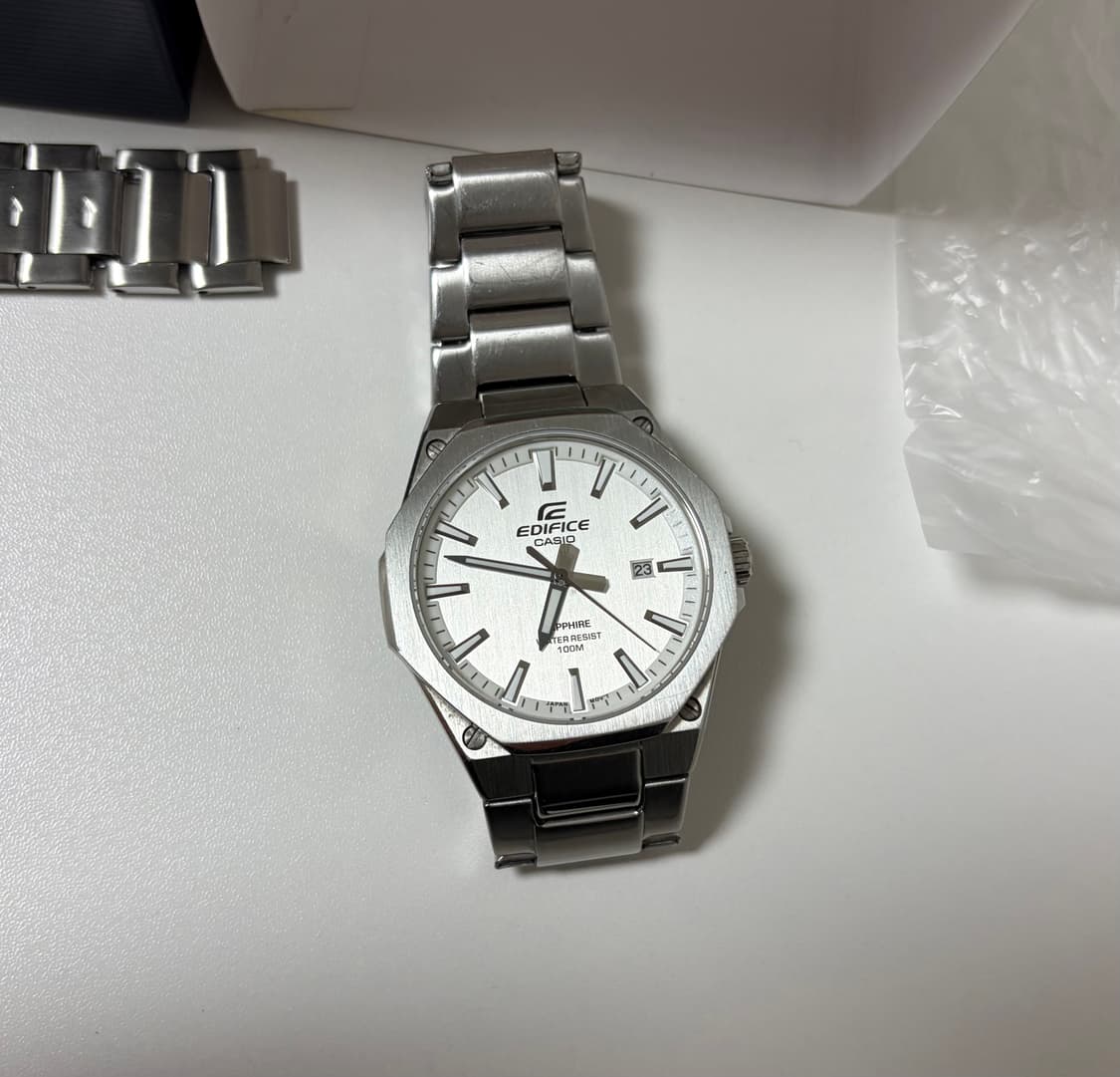 카시오 에디피스 에얄오크 화이트 팝니다. 상품이미지1