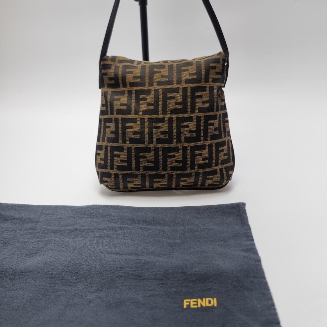 펜디 FENDI 주카 캔버스 브라운 숄더백 (최상급 크로스백) 상품이미지4