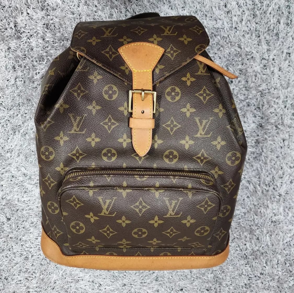 루이비통 모노그램 몽수리 GM 백팩 상품이미지1
