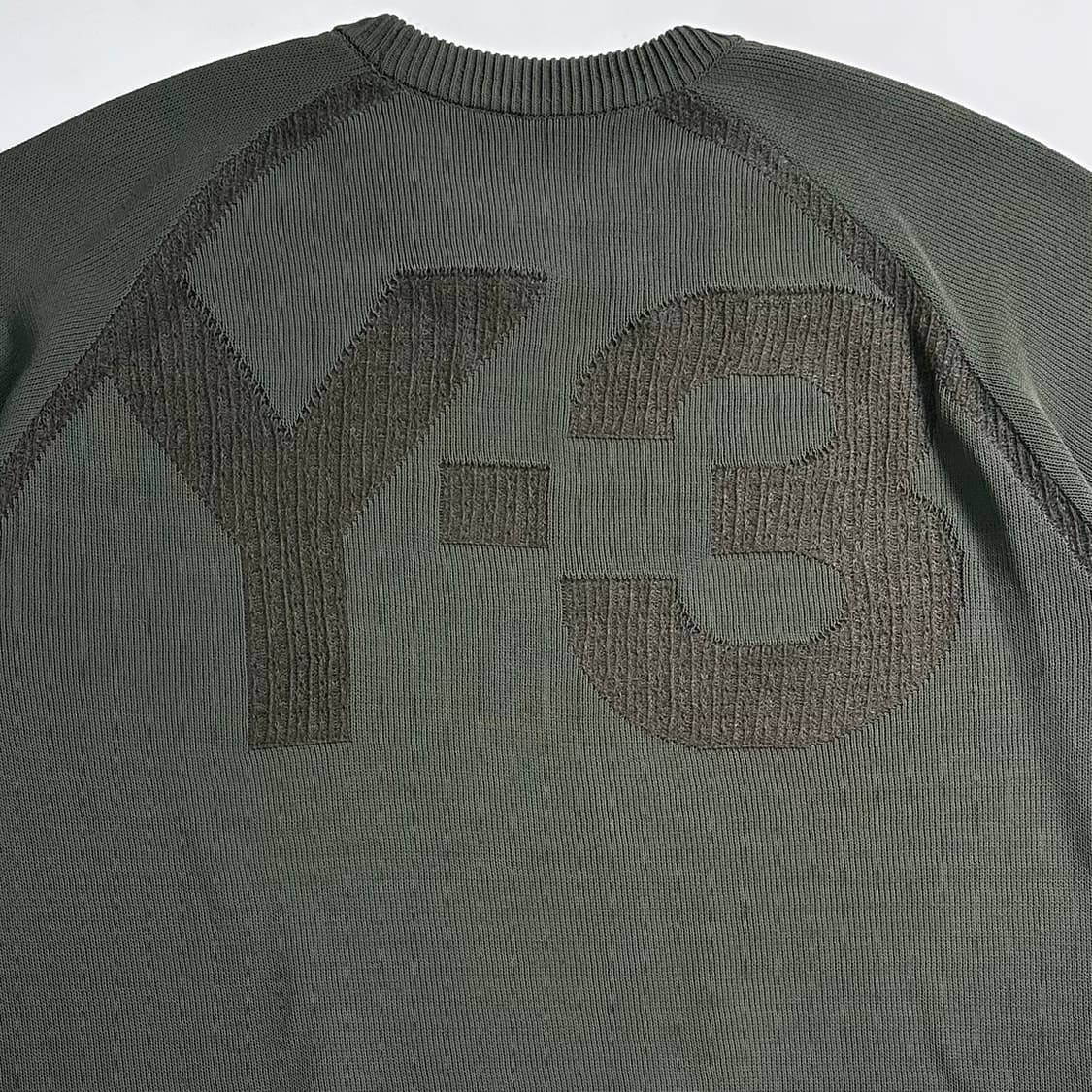 Y-3 로고 카키 크루넥 니트 상품이미지4