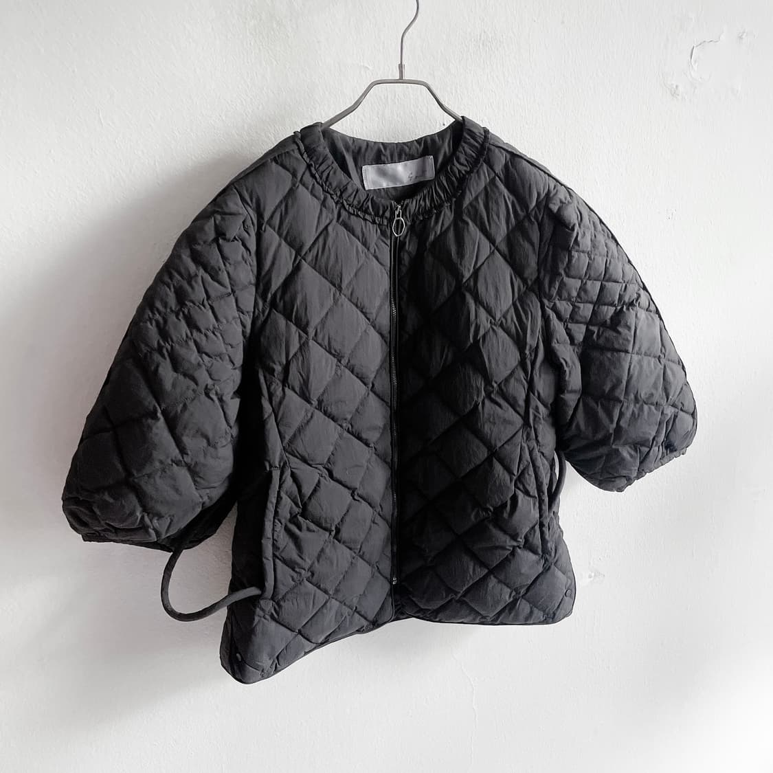 지컷 볼륨소매 숏 다운 점퍼 상품이미지5