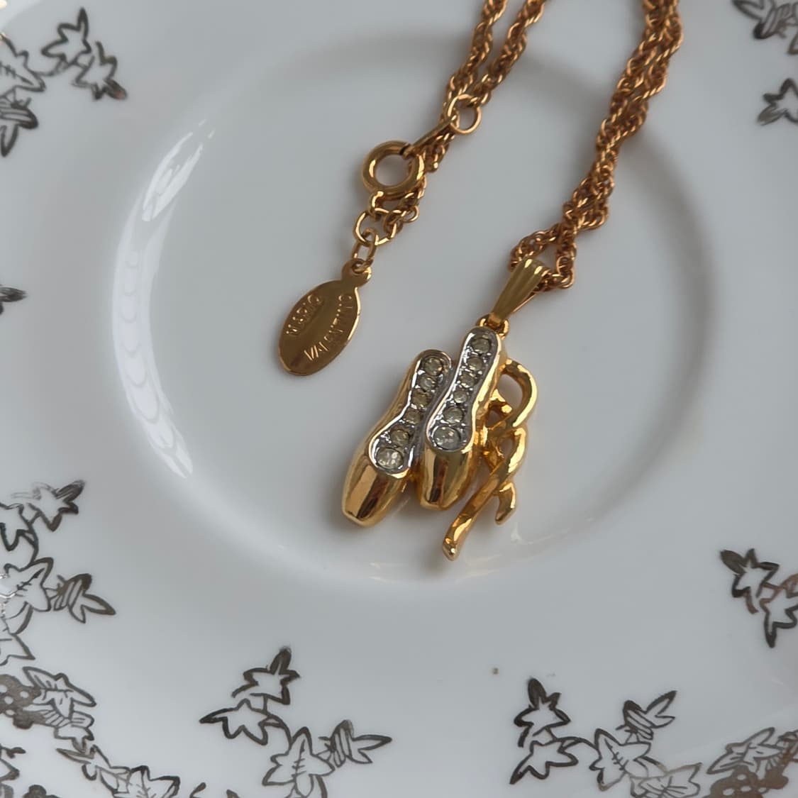 발렌티노 금장 발레리나 토슈즈 큐빅 목걸이 상품이미지3