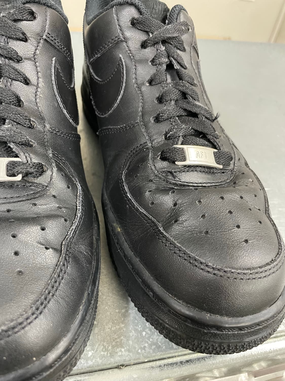 나이키 에어포스1 트리플 블랙 255 상품이미지7