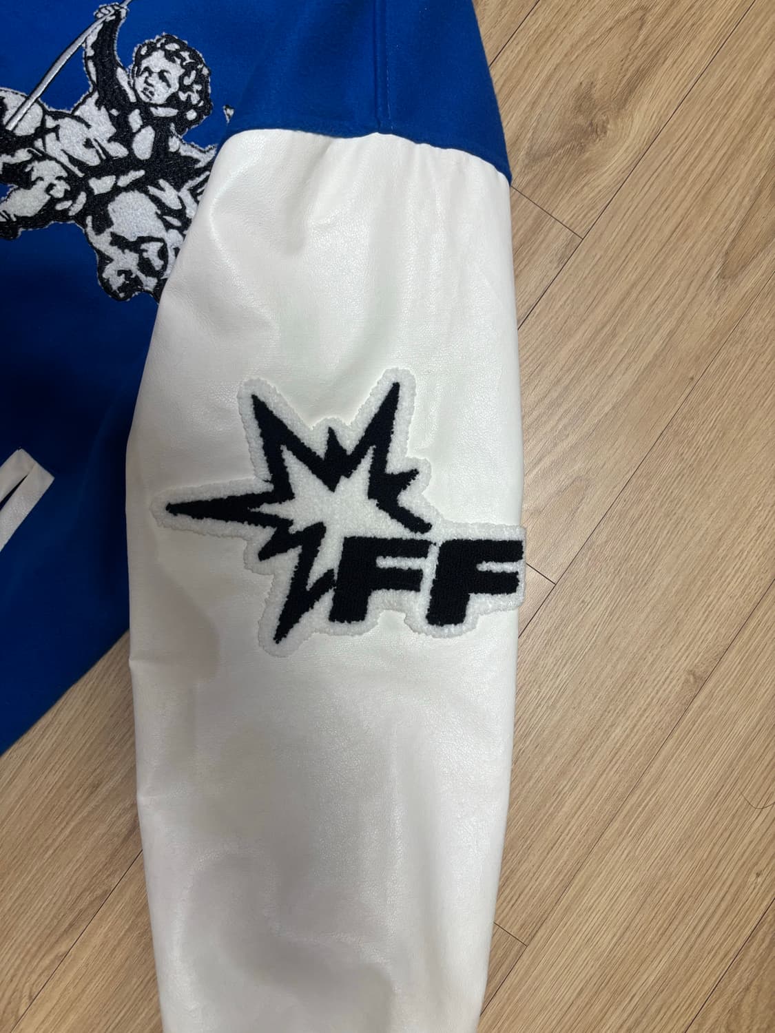 [희귀매물/XL] 페어포커스 천사 엔젤 자수 바시티 상품이미지4