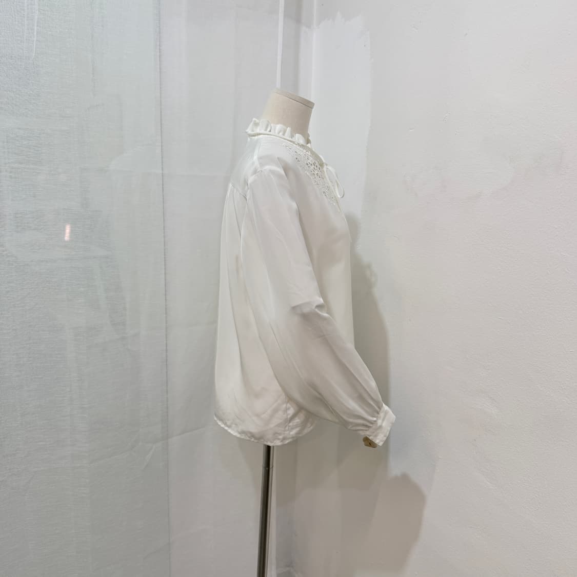 일본빈티지 펀칭 긴팔쉬폰 타이블라우스 3556 상품이미지3