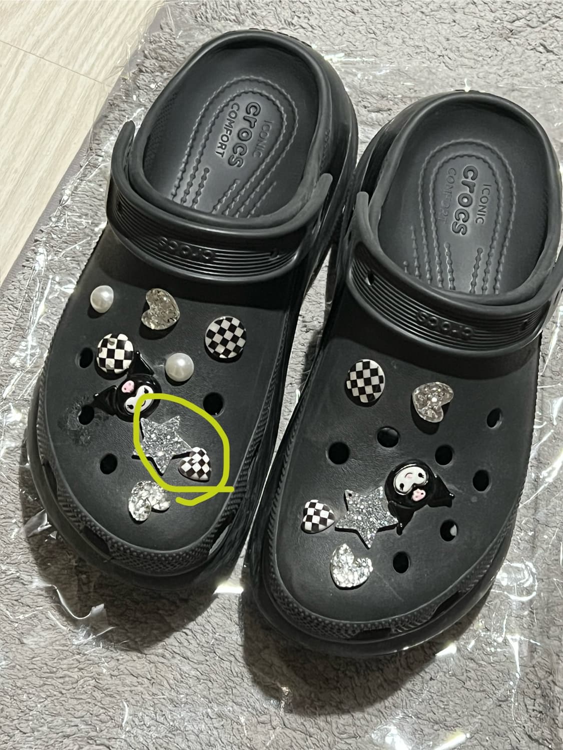 크록스 메가 크러쉬 클로그 블랙 240 (지비츠 포함) 상품이미지2