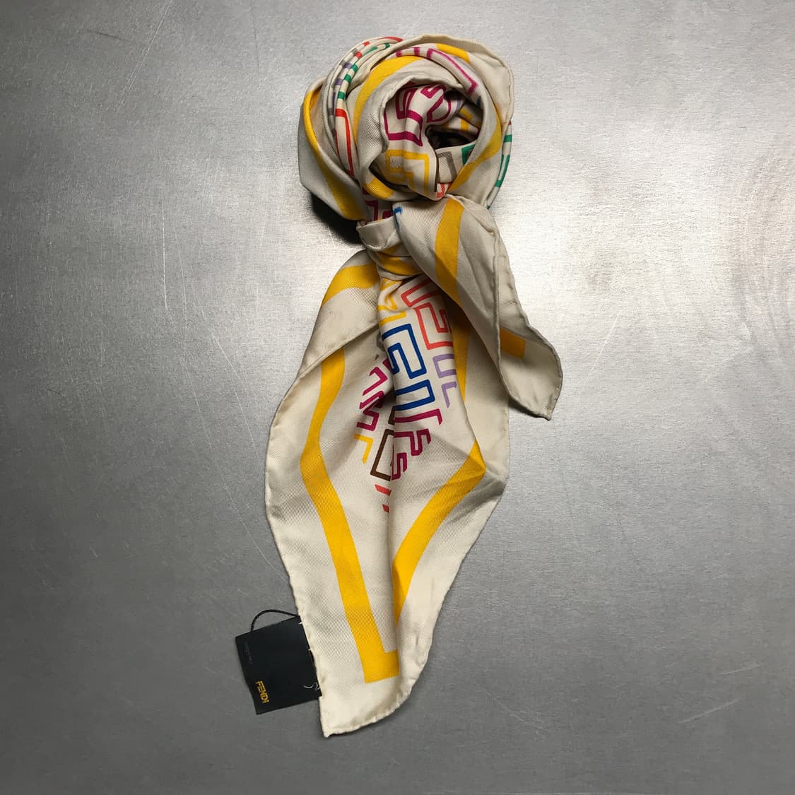 펜디 로고 실크 스카프 상품이미지1