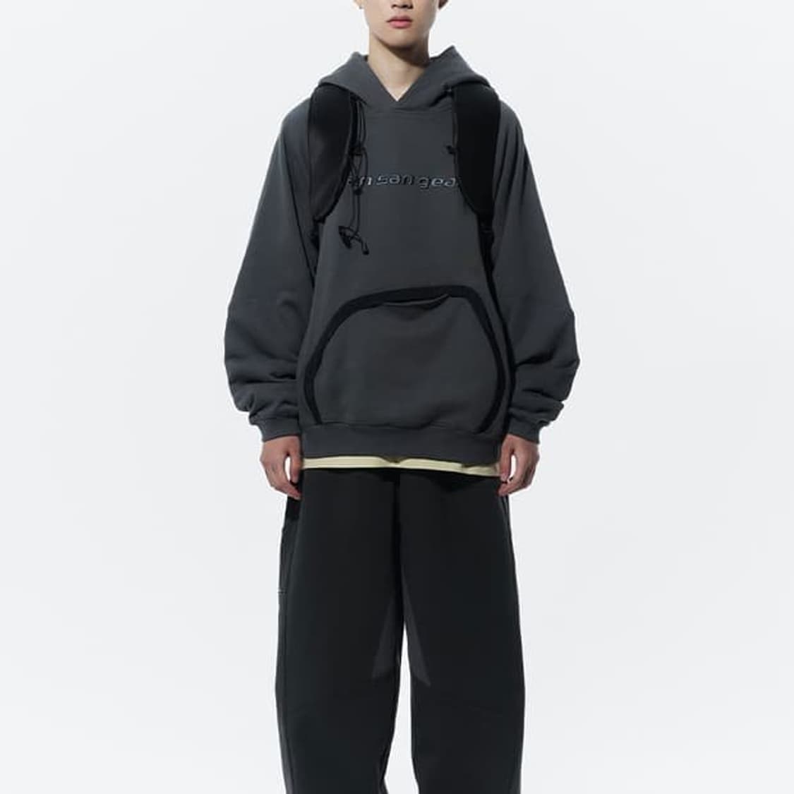 24fw 산산기어(SAN SAN GEAR) 테이프드 후드티 상품이미지1