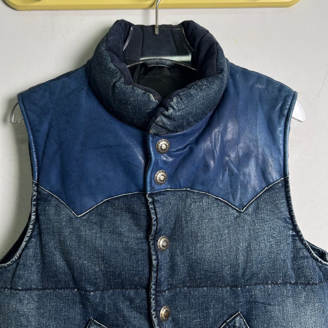 잭 로즈 인디고 데님 가죽 요크 다운 베스트 3 상품이미지4