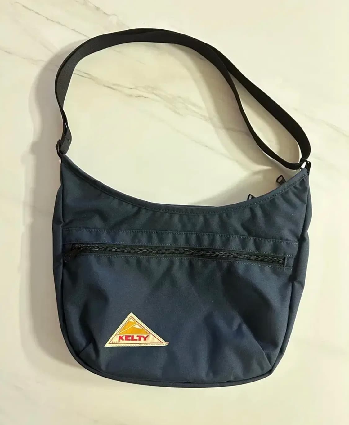 kelty / 켈티 커브숄더 크로스백 상품이미지1