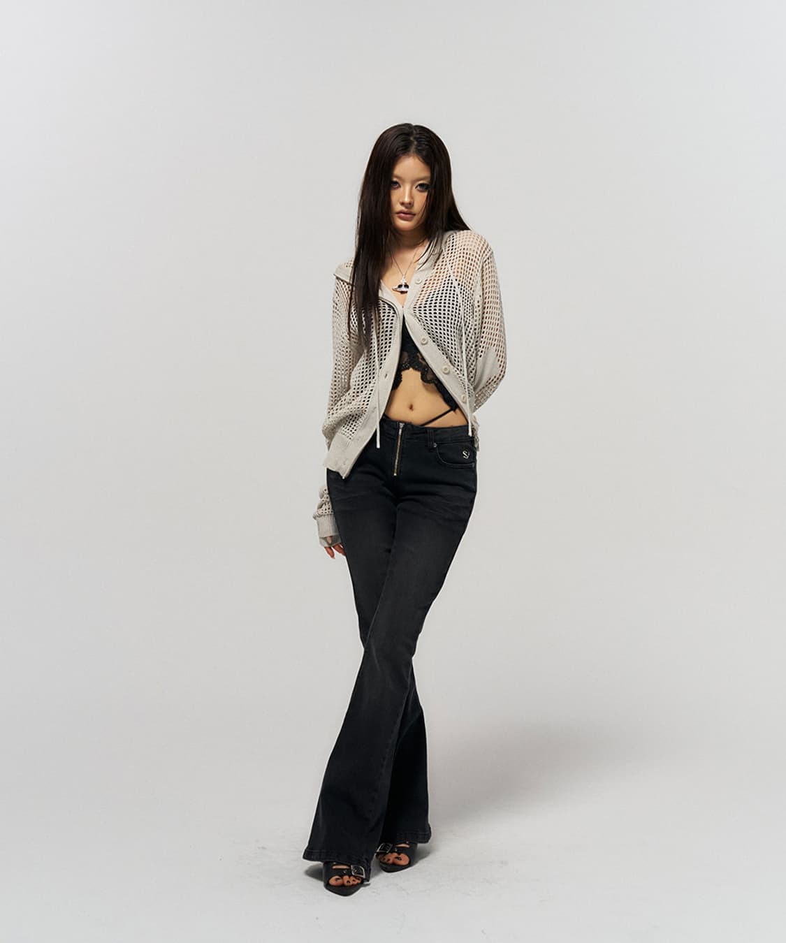 새상품 Cross back flare jeans black [M/S] 상품이미지4