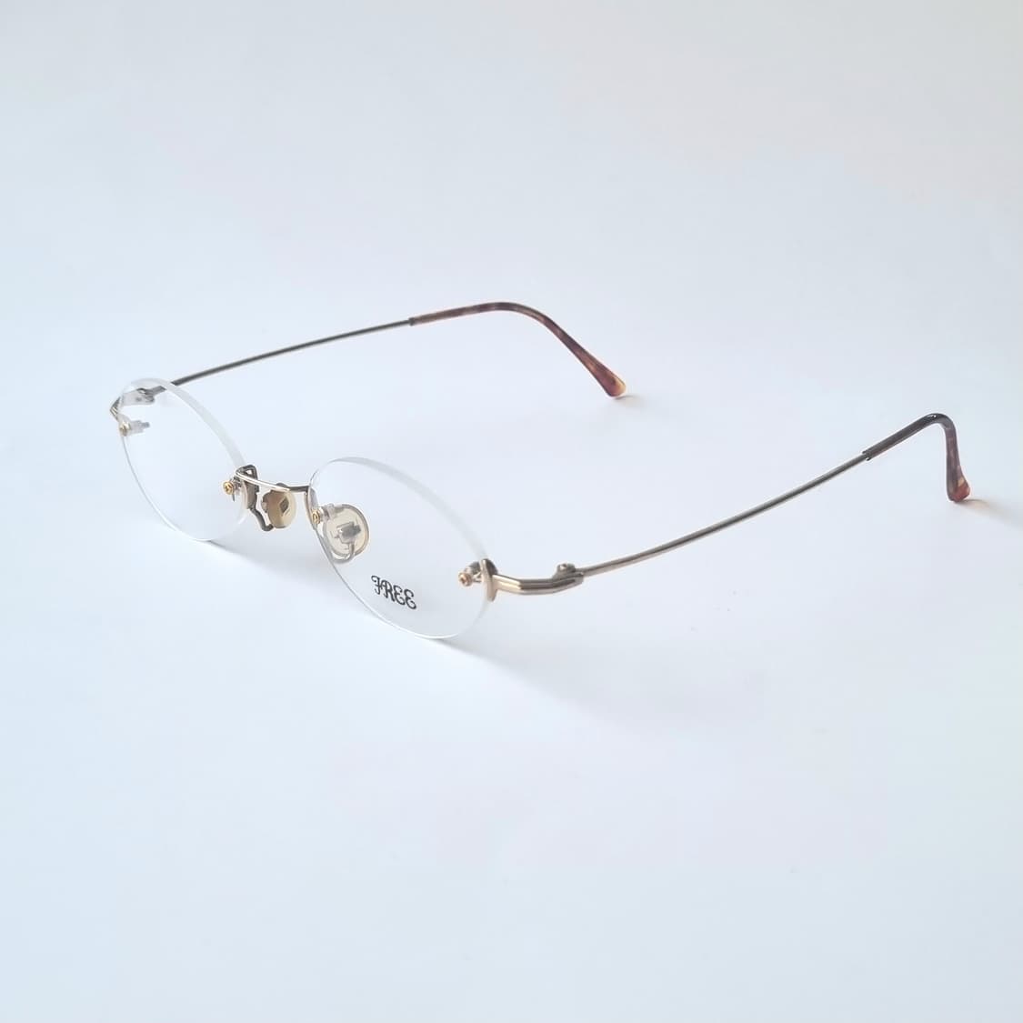 데드스탁 오벌형 심플한 무테 안경테 564 상품이미지4