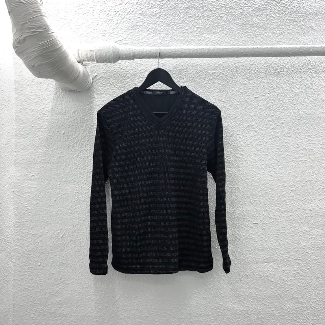 noise striped double v-neck sleeve 상품이미지3