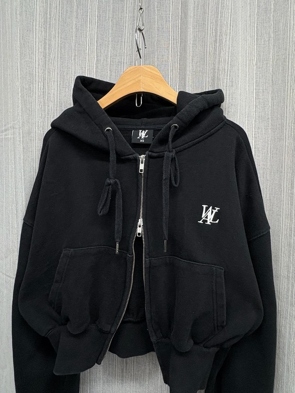 우알롱 시그니처 크롭 투웨이 후드 집업 블랙 상품이미지3