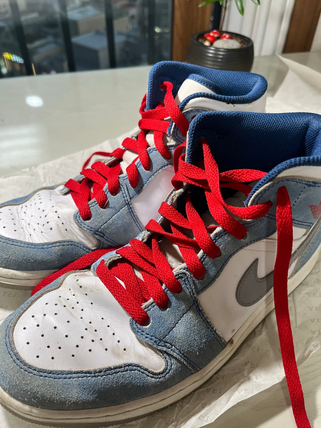 나이키 조던 1 미드 SE 프렌치 블루 파이어 레드(레드 끈교체) 260 상품이미지3