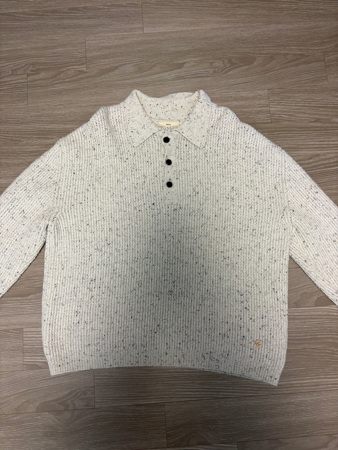 렉토 니트 판매합니다. 상품이미지1