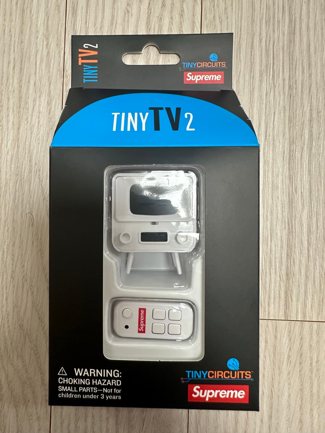 슈프림 타이니 티비 2 상품이미지2
