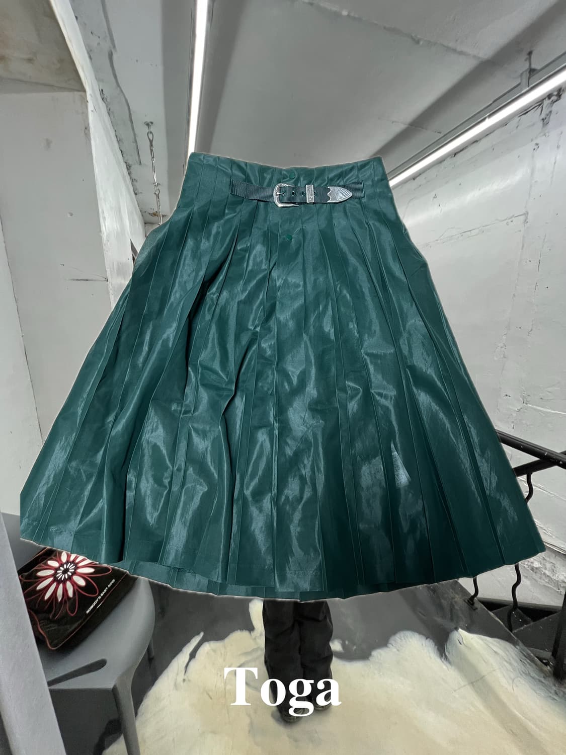TOGA PULLA – Synthetic Leather Belted Sk 상품이미지1