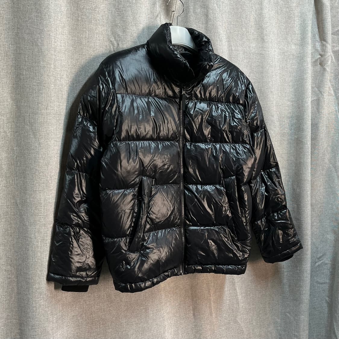 [S/루즈핏] 무신사 스탠다드 라이트웨이트 유광 다운패딩 점퍼 상품이미지2