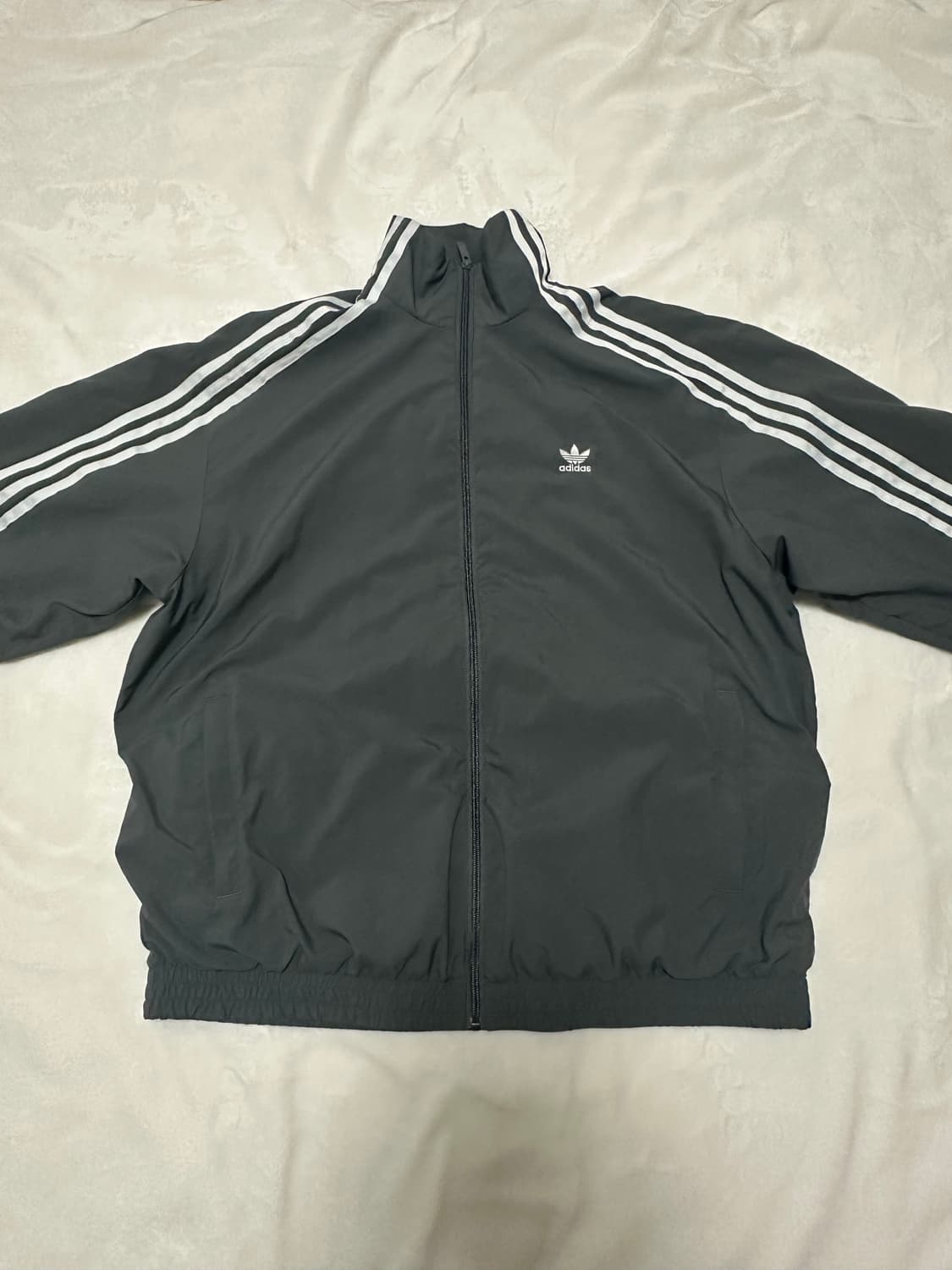 아디다스 아딜레니움 트랙탑 상품이미지1