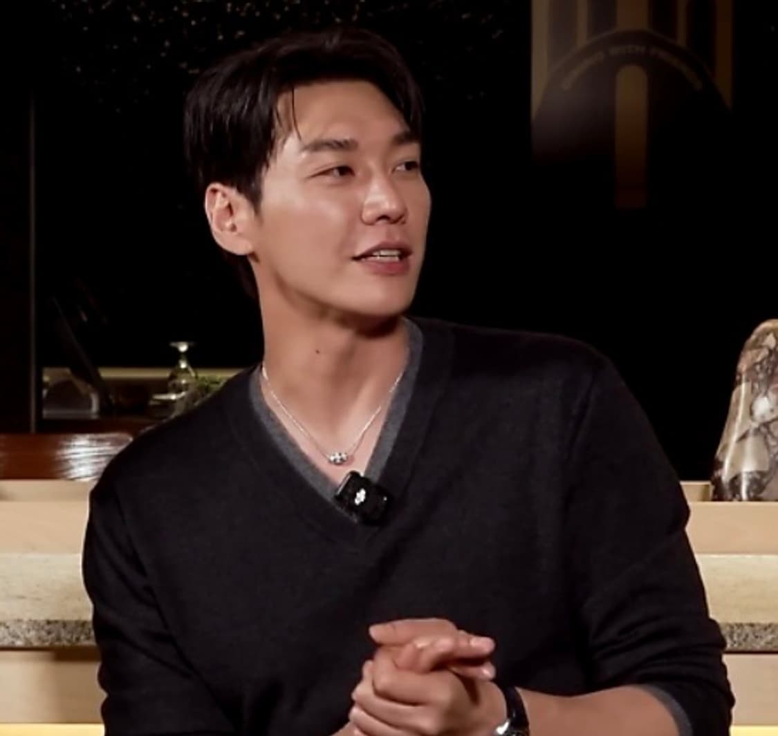 [1] 노이스 레이어드 브이넥 메리노 니트 상품이미지1