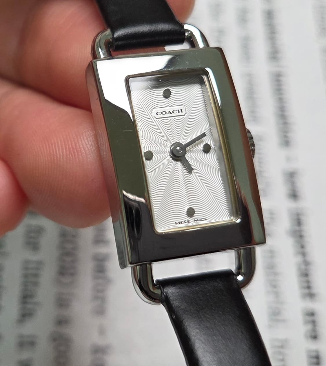 명품 코치 0219 사각탱크 화이트실버 기요쉐 다이얼 쿼츠 여성용  상품이미지2