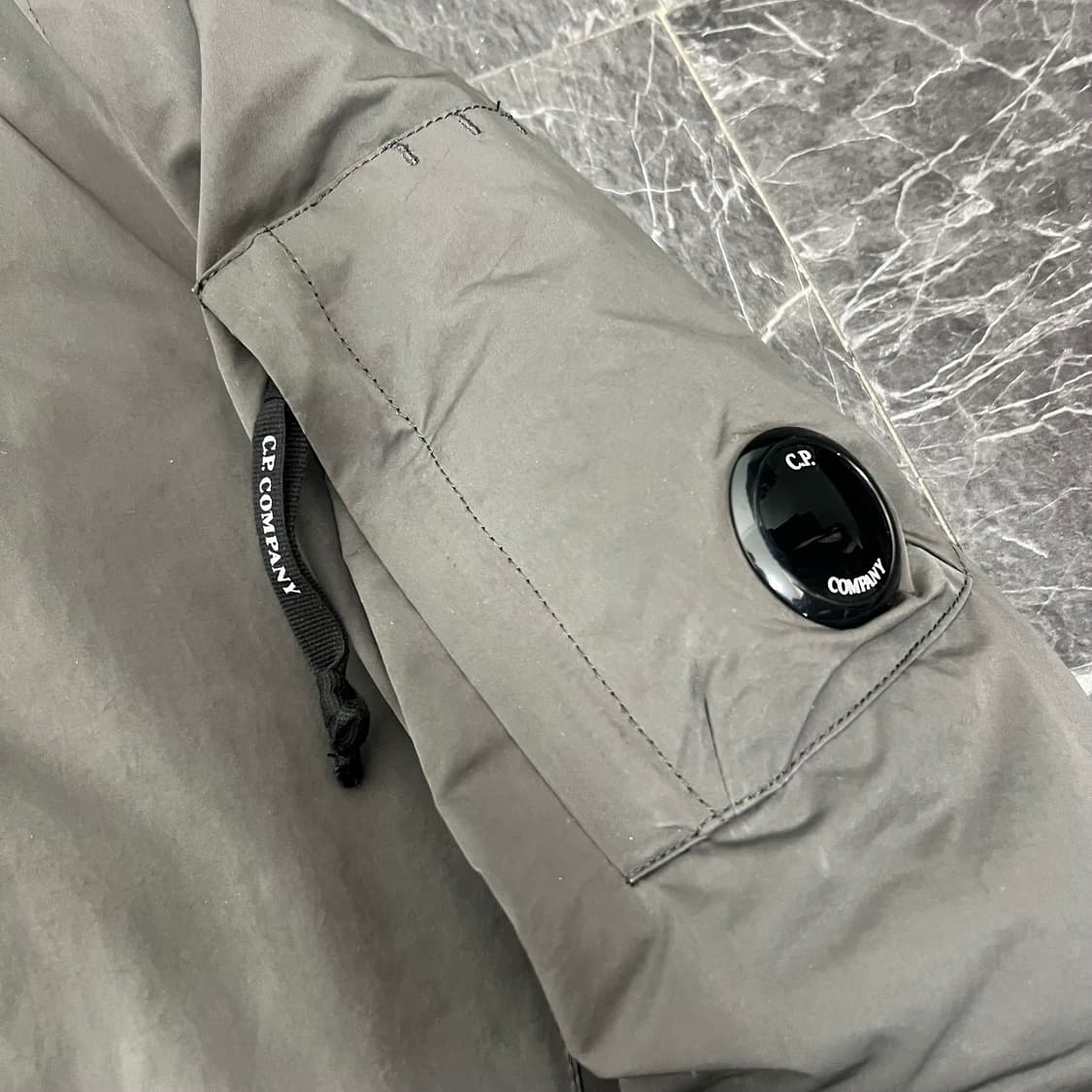 C.P CONPANY 씨피컴퍼니 렌즈 브라운 봄버 자켓 상품이미지4