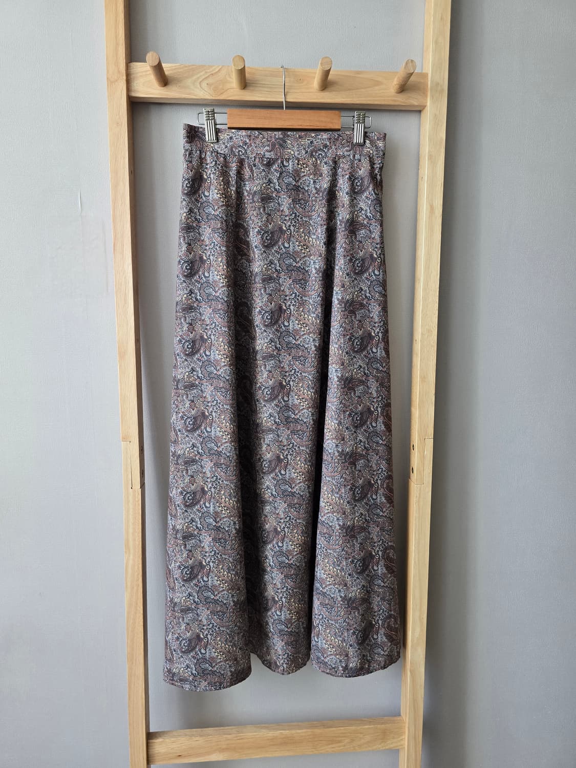 NATURAL BEAUTY BASIC 페이즐 플레어 롱스커트 상품이미지1