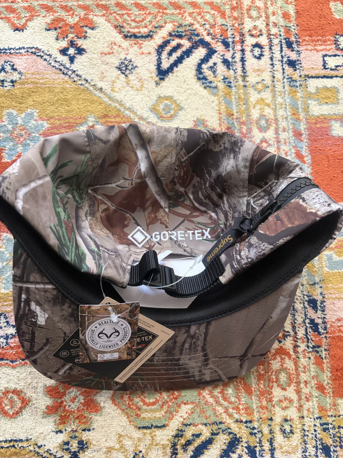 슈프림 Supreme Gore-Tex Zip Pocket Camp Cap 상품이미지4