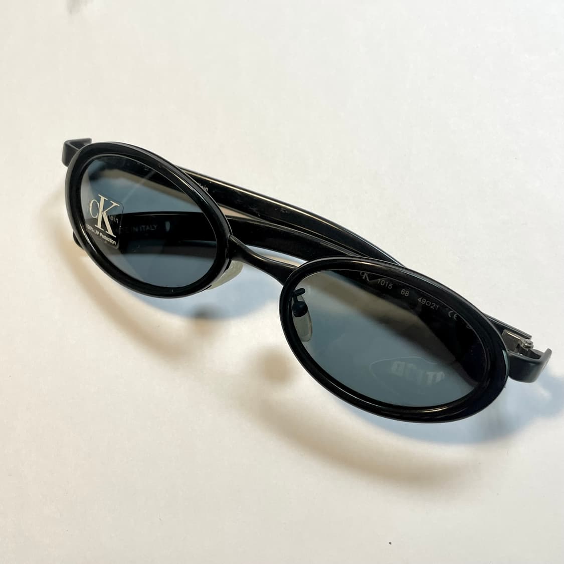 Calvin Klein 캘빈클라인 사의 빈티지 반무테 안경 판매합니다 상품이미지1