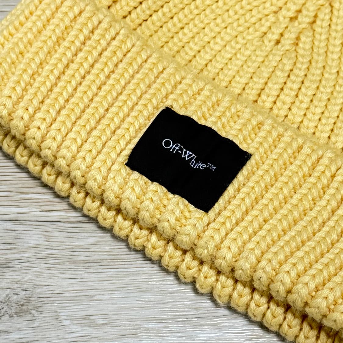 [S+급/OS] 오프화이트 로고 패치 비니 옐로우 상품이미지2
