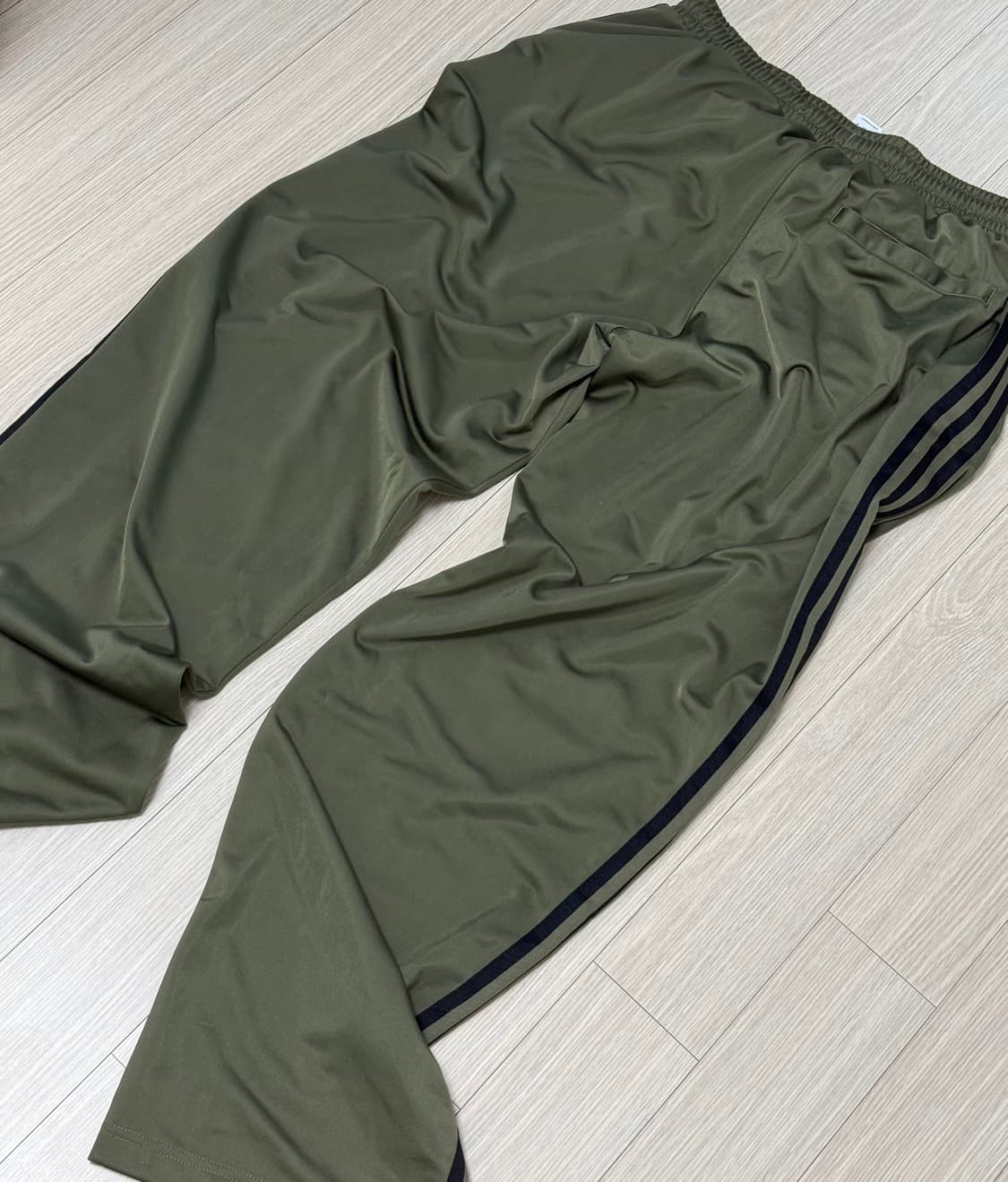 아디다스 트랙팬츠 올리브색 L 상품이미지2