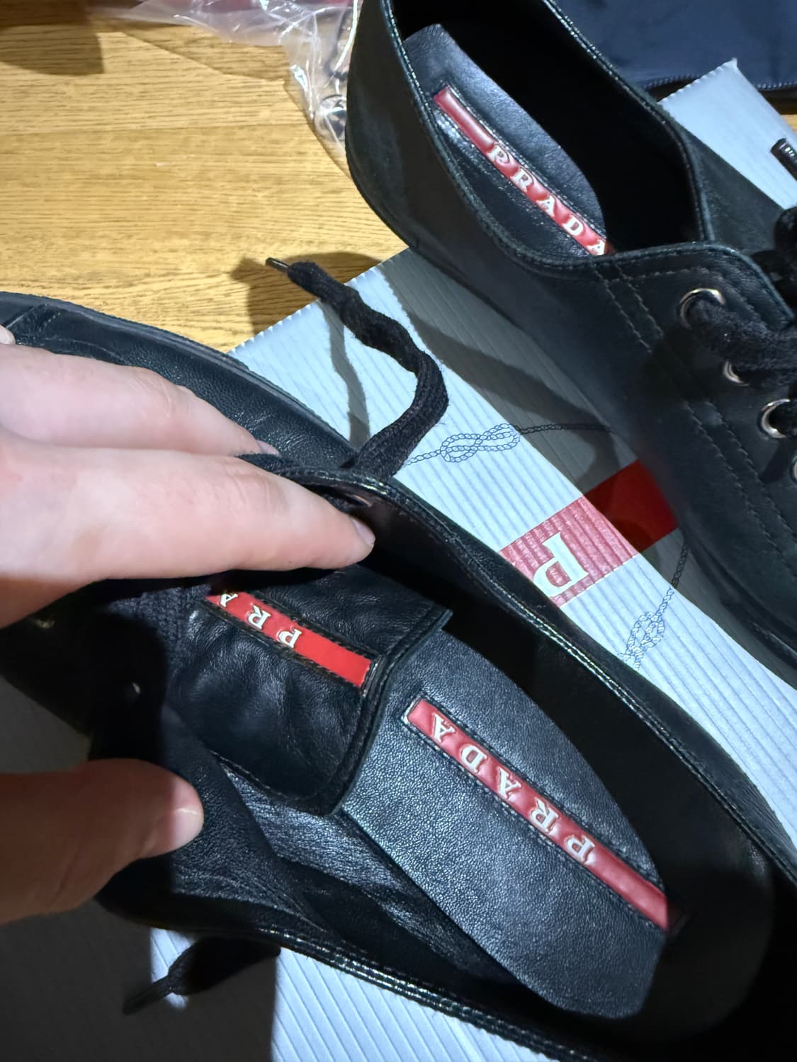 프라다 로우탑 스니커즈 상품이미지3