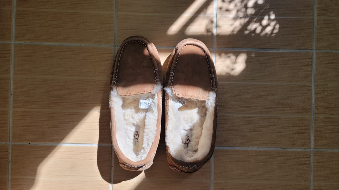 정품 어그 UGG Ansley(앤슬리) 모카슈즈 | 카멜 7(245) 상품이미지2