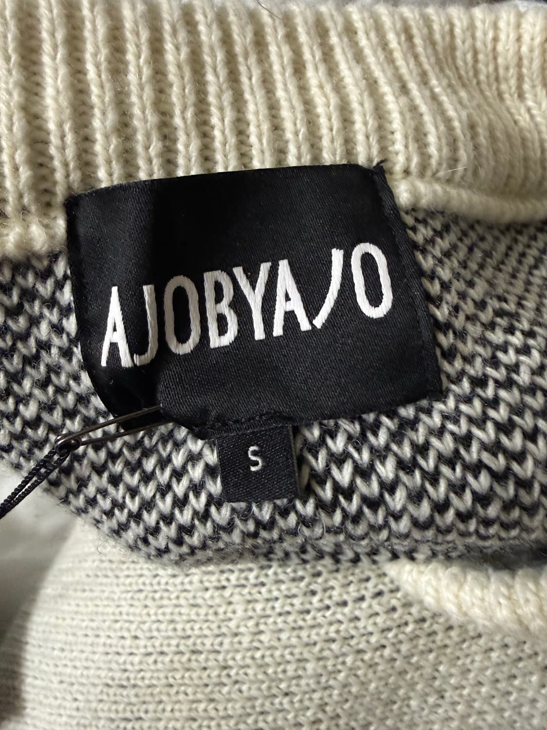 아조바이조  크롭니트  상품이미지8