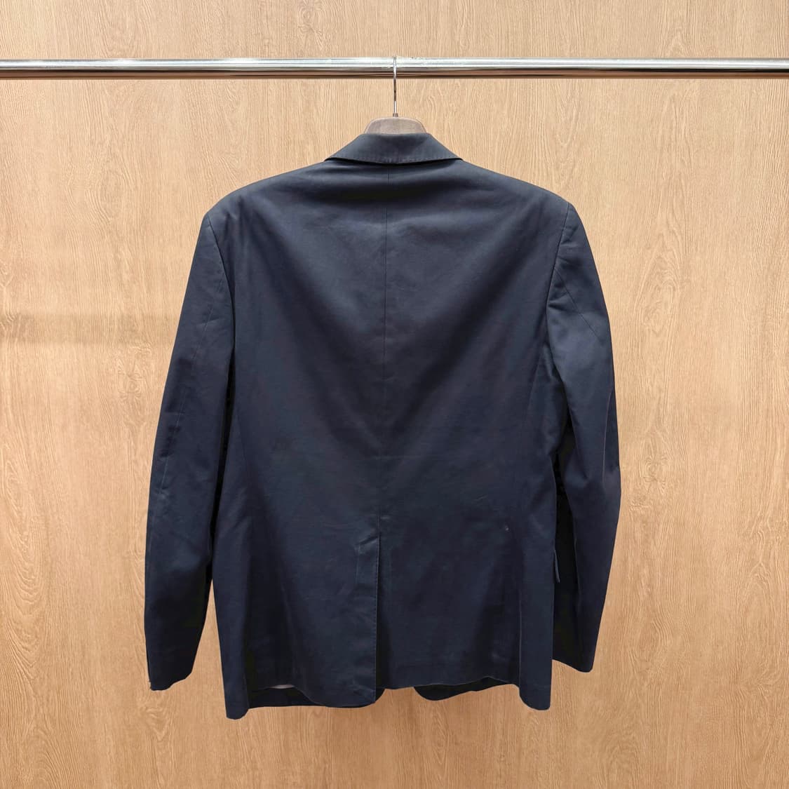 루이비통 싱글 자켓 투버튼 플랩 포켓 내부 지퍼 포켓 디테일 블랙 상품이미지3