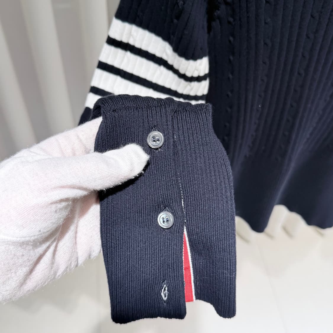 1 / 톰브라운 사선완장 케이블 네이비 니트 상품이미지4