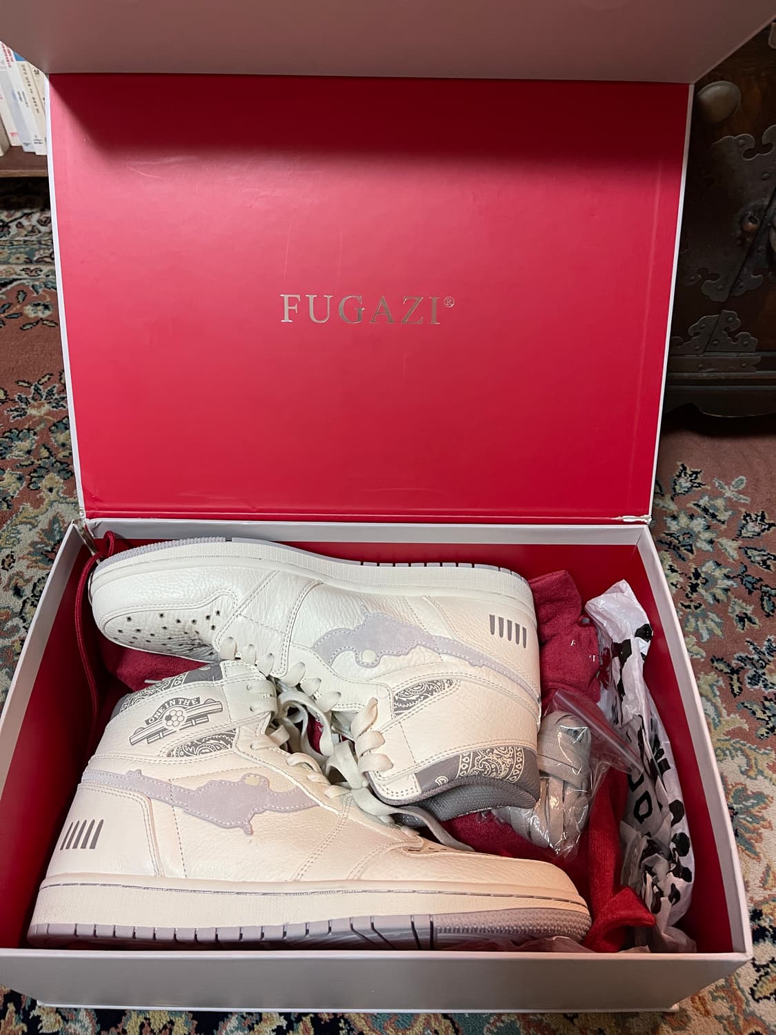 FUGAZI One In The Chamber 푸가지 조던1 화이트 상품이미지2