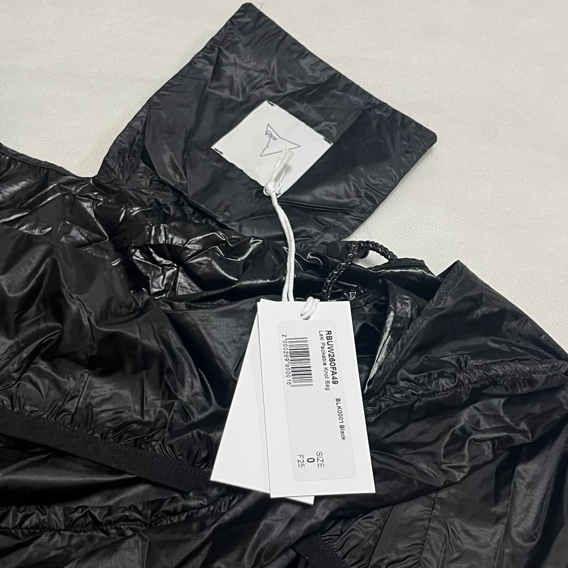 로아 하이킹 25fw 패커블 노트 백/블랙 상품이미지3