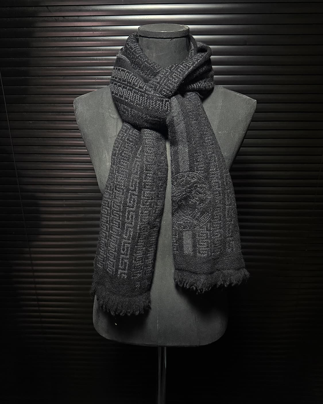 베르사체 메두사 블랙 검정 차콜 라나 울 머플러 목도리 고스 펑크 락시크 상품이미지2