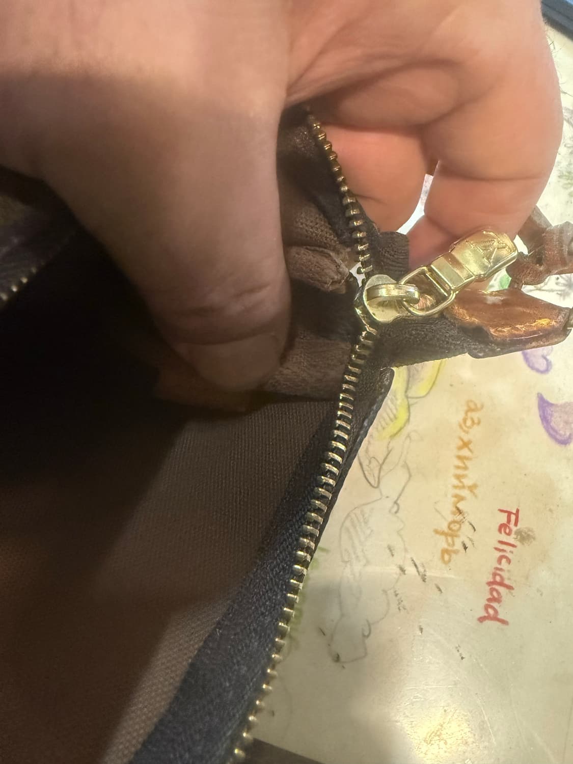 정품 루이비통 포쉐트 악세수아 팝니다 상품이미지7