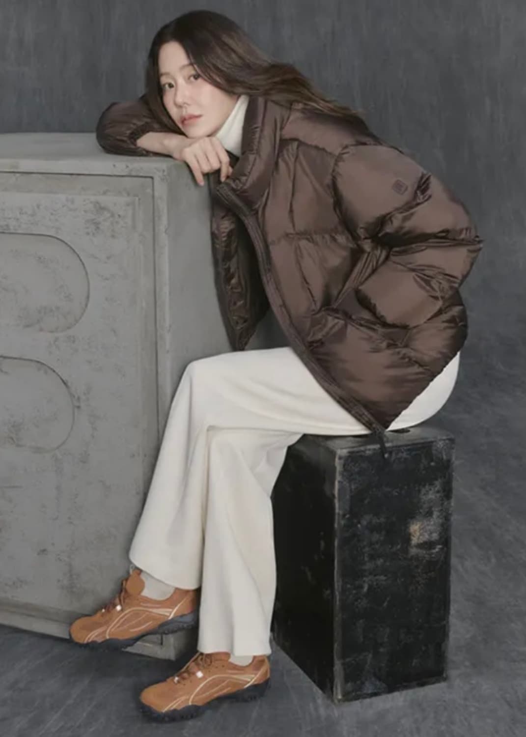 휠라 한소희패딩 플로우다운 초코 S사이즈 새상품 상품이미지2