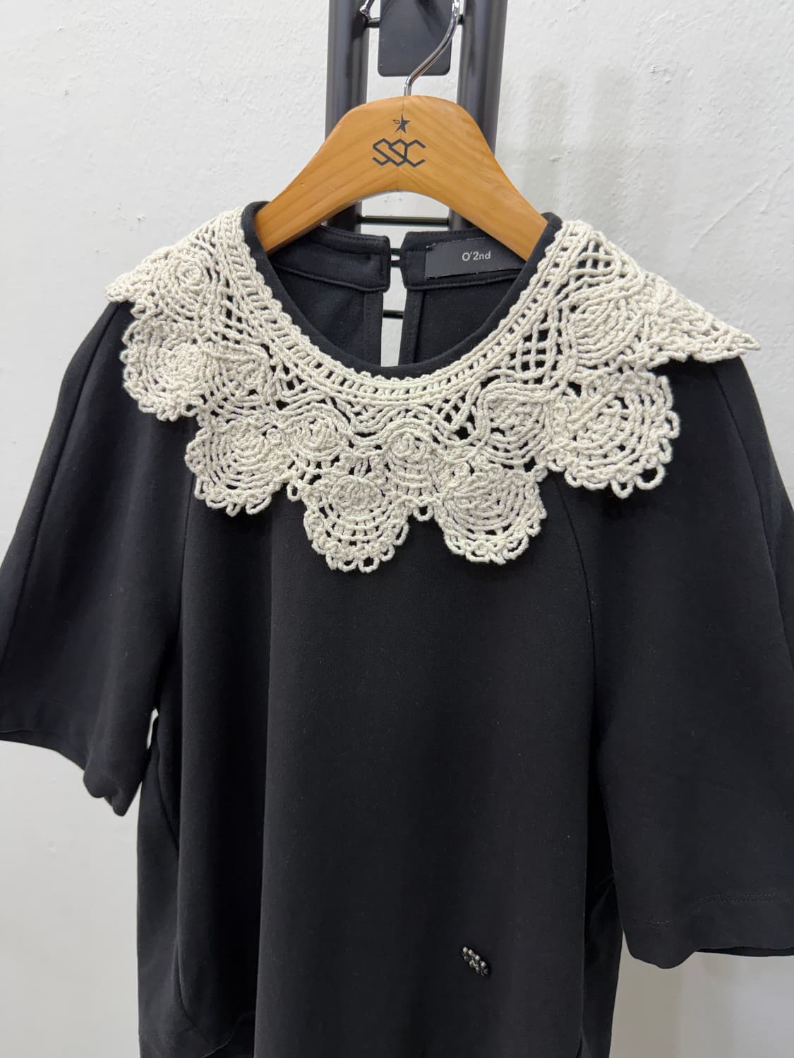 정품) O2ND 오즈세컨 한섬 22ss 레이스 블라우스 82 상품이미지3