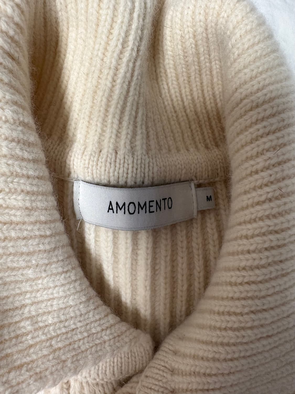 [M] 아모멘토 버튼업 카라 니트 가디건 아이보리 상품이미지4