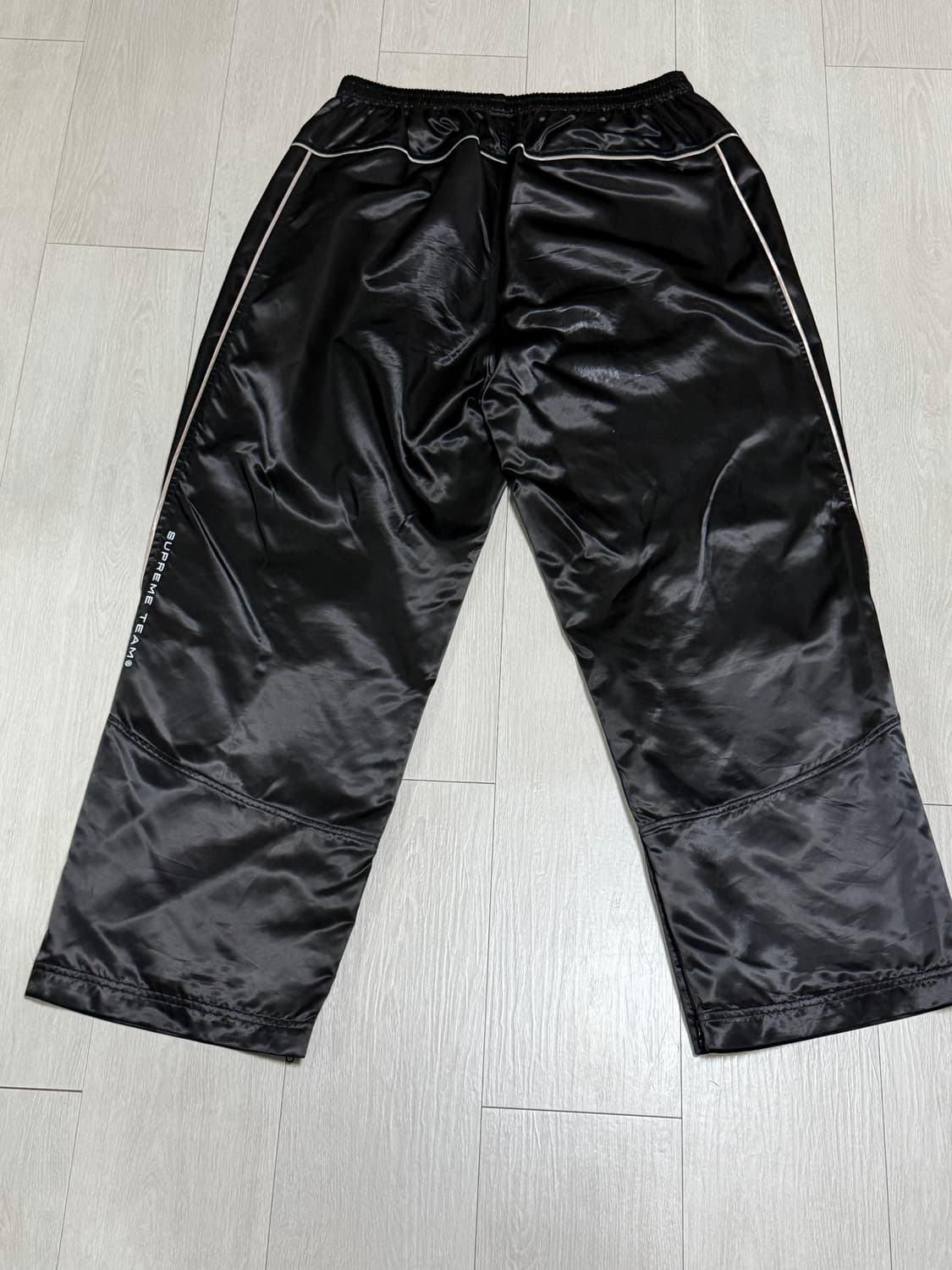 [XXL]슈프림 사틴 트랙 팬츠 24SS 상품이미지6