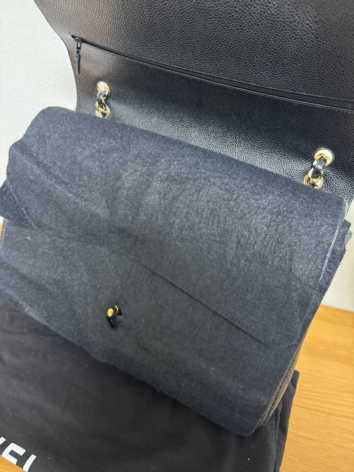 샤넬 클래식 캐비어 금장 맥시사이즈 상품이미지7