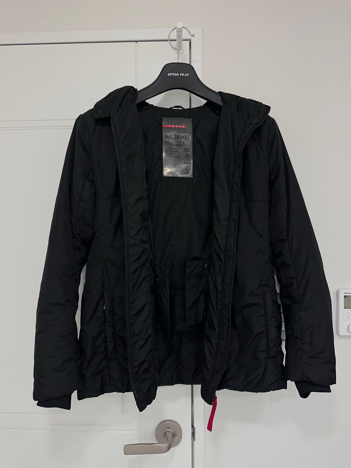 프라다 스포츠 후드 패딩 자켓 포코노 상품이미지3